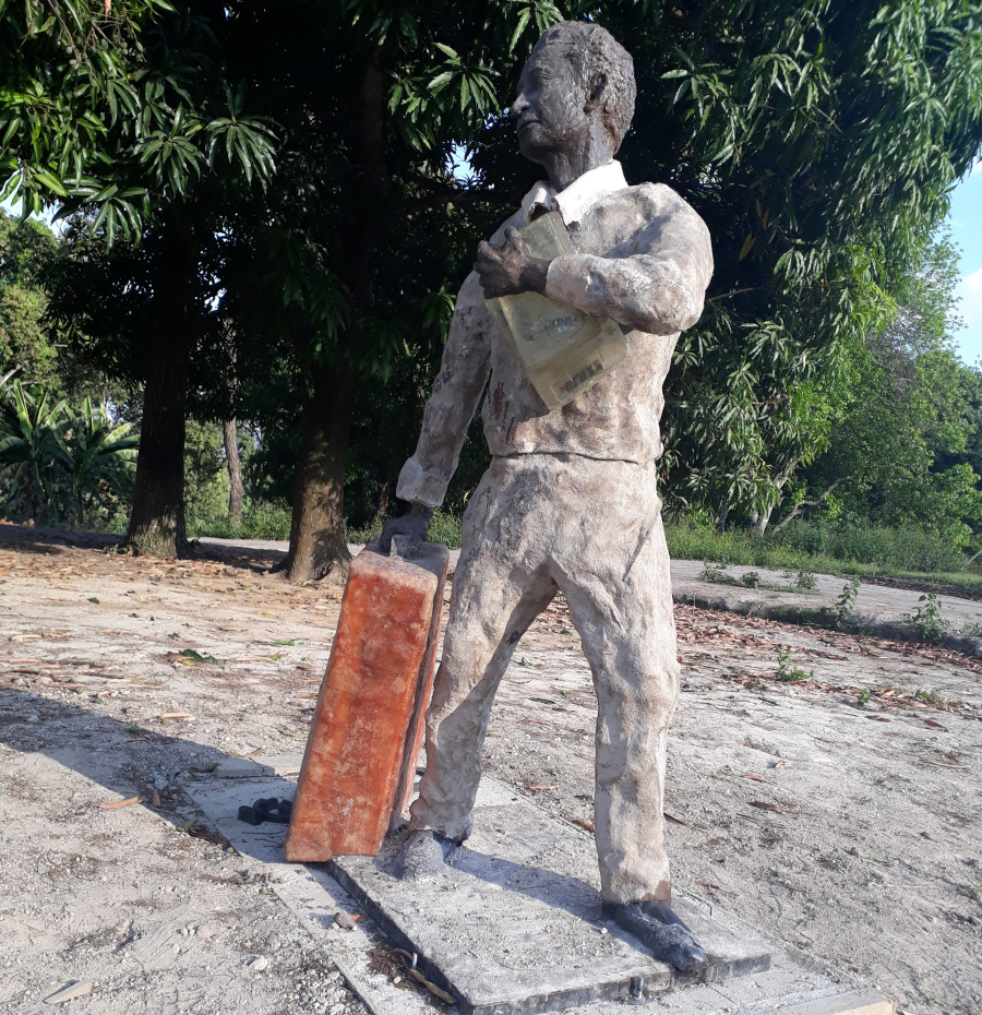 Dr. José Rutilio Quezada, un exitoso exilado involuntario   Fundación del “Corazón del Padre”  Quezaltepeque, El Salvador  Noviembre, 2019